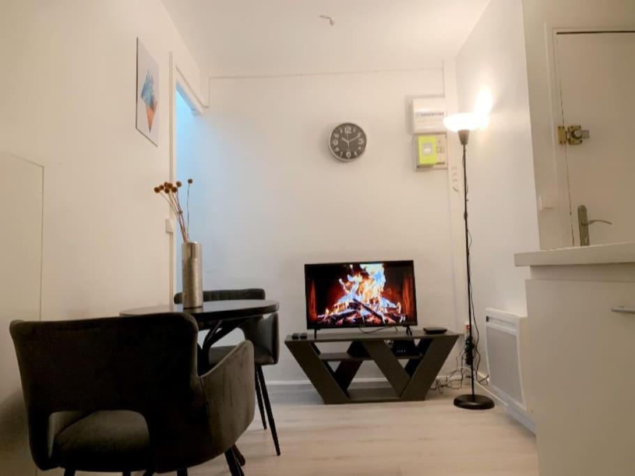 Coquet Appartement 2 Pieces 알포르빌 외부 사진